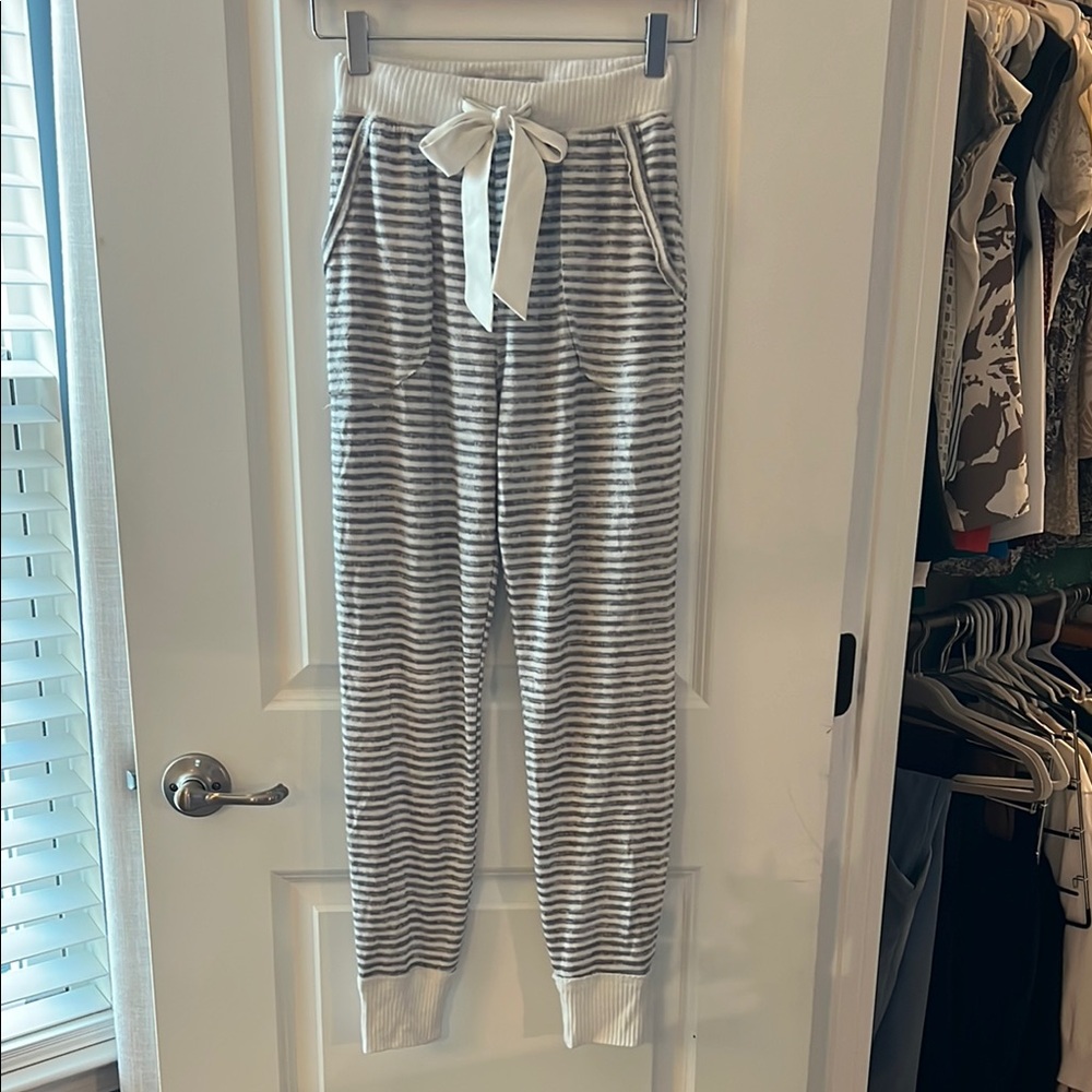 Abercrombie Sleepwear sweater jogger PJ pants with satin tie, size XS